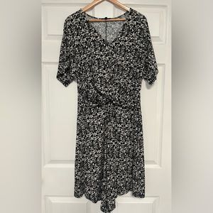 🦋Apt9 dress cream flowers print